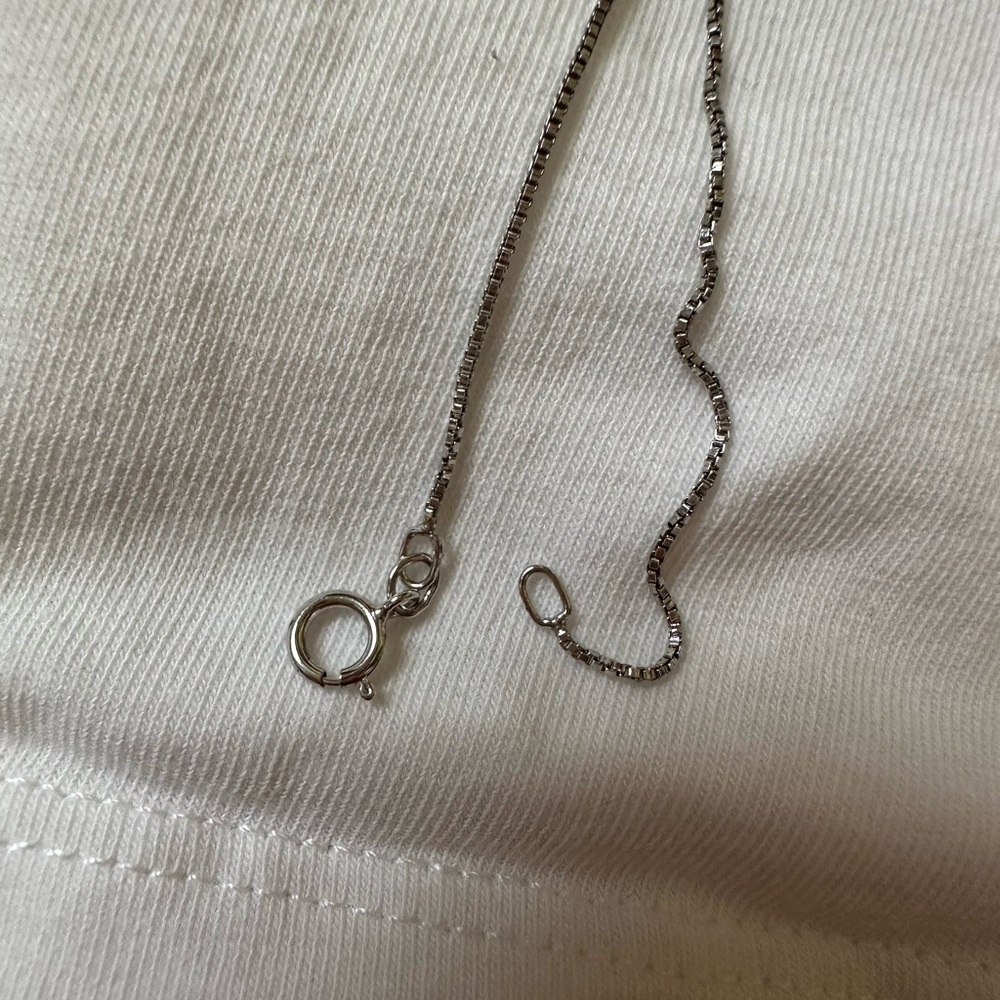 Like new Cross Locket - Picture 4 of 6